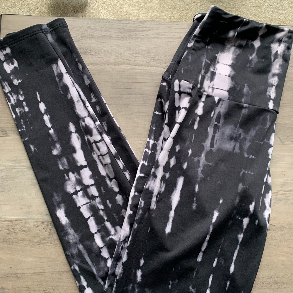 Onzie Tie dye leggings